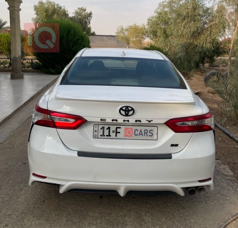 تۆیۆتا کامری